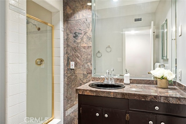 Detail Gallery Image 17 of 45 For 3250 Velma Dr, Los Angeles,  CA 90068 - 3 Beds | 2 Baths