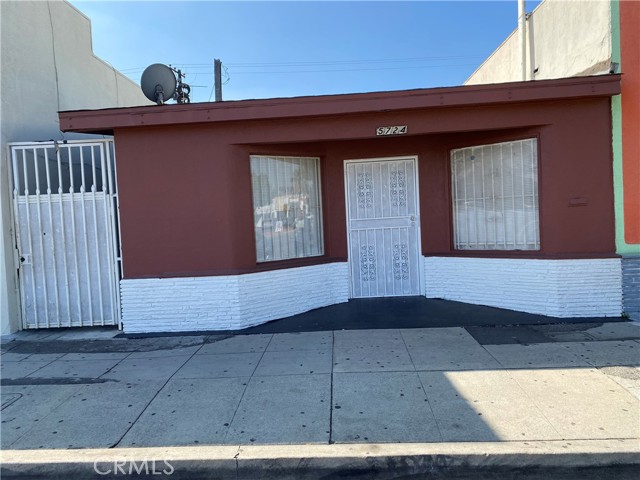 5724 E Beverly Boulevard, East Los Angeles, California 90022, ,Commercial Sale,For Sale,5724 E Beverly Boulevard,CRMB22226998