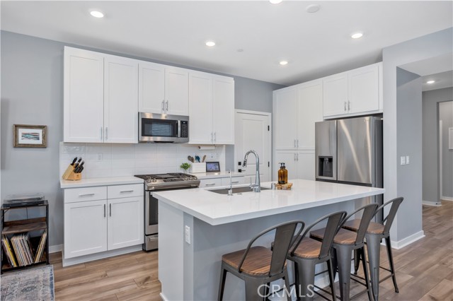 Detail Gallery Image 7 of 47 For 4074 Shada Ln, Corona,  CA 92883 - 4 Beds | 3 Baths