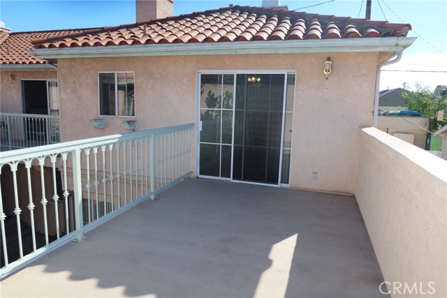 Detail Gallery Image 3 of 17 For 735 W 10th St #4,  San Pedro,  CA 90731 - 2 Beds | 2 Baths