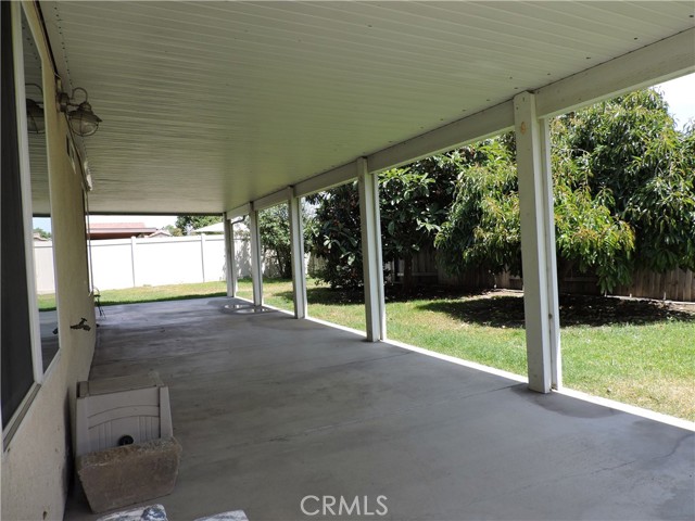 1326 Janes Way, Colton CA: https://media.crmls.org/medias/17f1e420-b802-498e-b465-fb9bacadc670.jpg