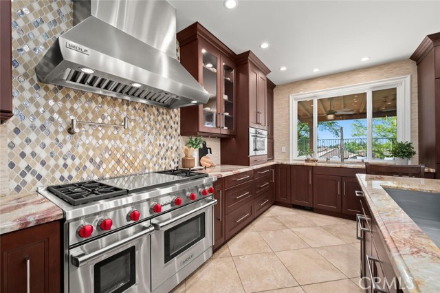6 Las Plumas, Rancho Santa Margarita CA: https://media.crmls.org/medias/17f21e40-0698-420b-bcc6-846ab5c53591.jpg
