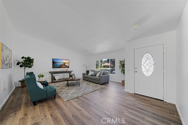 Detail Gallery Image 4 of 26 For 917 Renee, Redlands,  CA 92374 - 3 Beds | 2 Baths