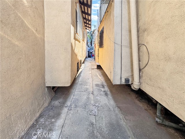 Detail Gallery Image 22 of 29 For 614 W 60th St, Los Angeles,  CA 90044 - – Beds | – Baths