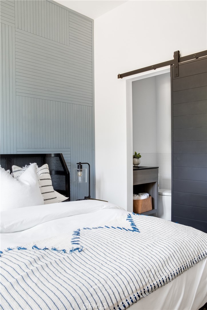 MLS #OC25140282 img 16