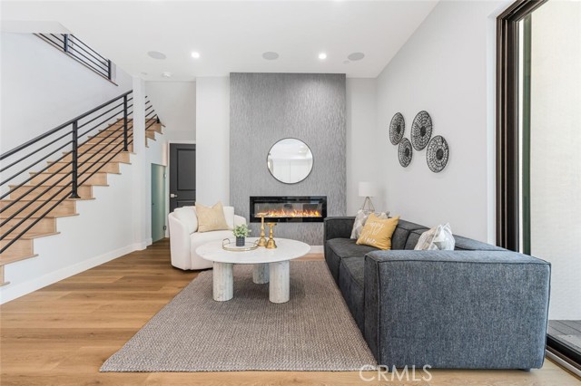 Image 18 of 51 For 251 Griffith Park Drive