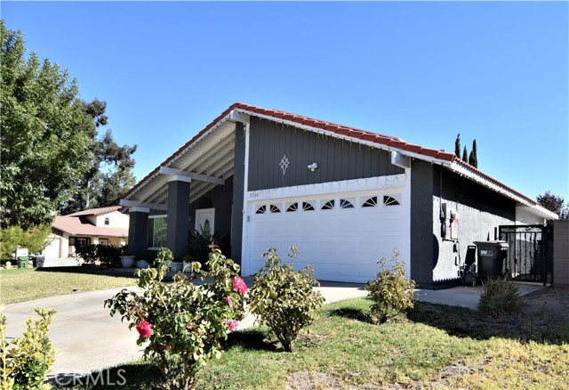 Detail Gallery Image 2 of 20 For 37144 Kendrick Circle, Palmdale,  CA 93550 - 3 Beds | 2 Baths