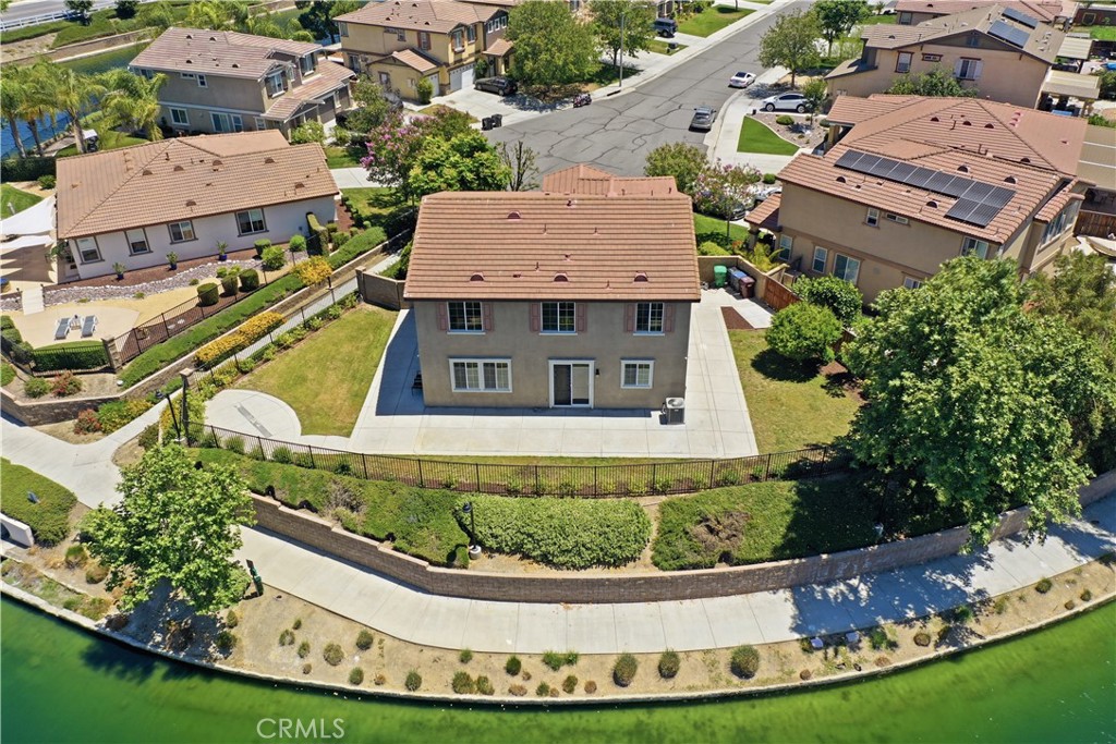 https://media.crmls.org/medias/17f5c7e6-6445-4978-9d57-6b93ee7c1ce1.jpg?preset=X-Large