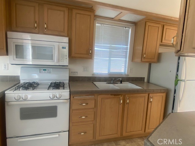 Detail Gallery Image 4 of 29 For 843 Fernwood, San Jacinto,  CA 92583 - 1 Beds | 1 Baths