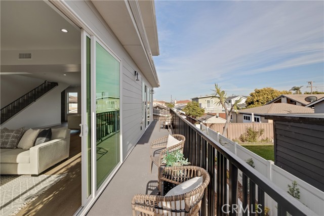 2010 Plant, Redondo Beach, California 90278, 4 Bedrooms Bedrooms, ,4 BathroomsBathrooms,Residential,Sold,Plant,SB23064489