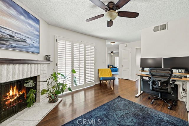 Detail Gallery Image 12 of 33 For 15614 Crestview Ln #63,  Granada Hills,  CA 91344 - 2 Beds | 3 Baths