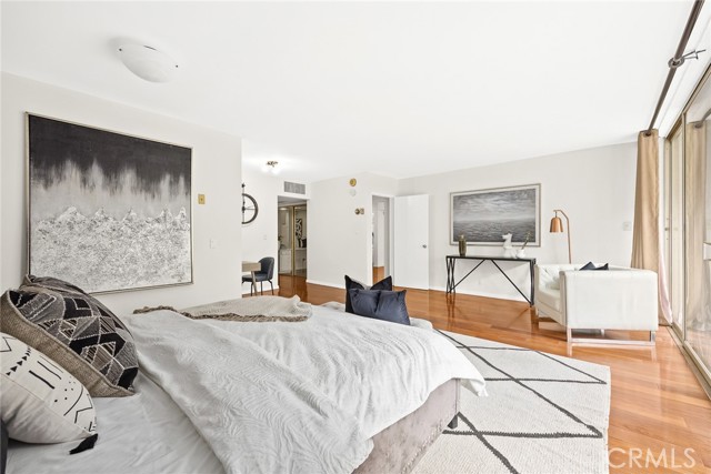 Detail Gallery Image 24 of 32 For 1300 Midvale Ave #308,  Los Angeles,  CA 90024 - 2 Beds | 2/1 Baths