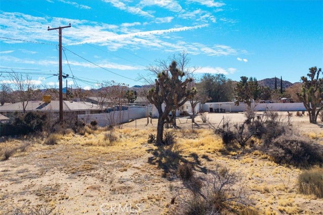 0 Deer Trail, Yucca Valley CA: https://media.crmls.org/medias/17fae38c-98bc-4b68-b19d-e764a6bb2907.jpg