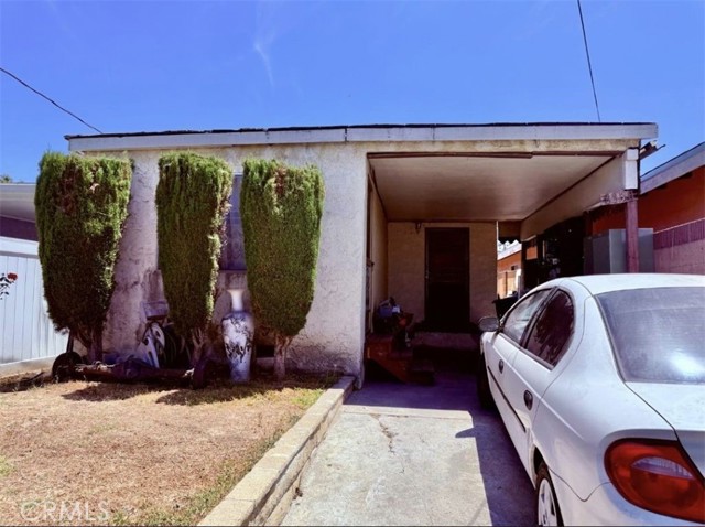 8330 Elburg Street, Paramount CA: https://media.crmls.org/medias/17fb099f-da79-490e-bfde-e3060491baa8.jpg