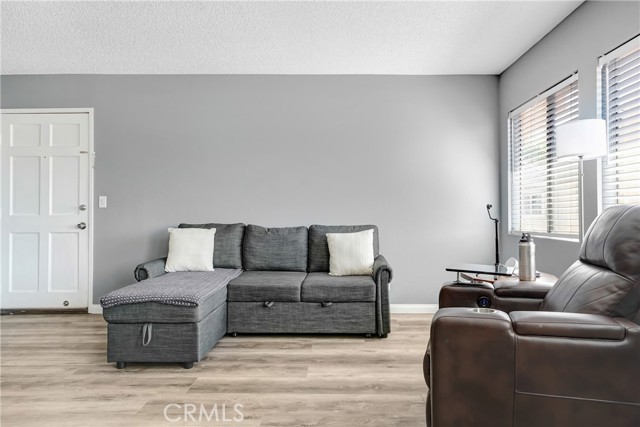 8020 Langdon Avenue, Van Nuys CA: https://media.crmls.org/medias/17fb58c9-de80-4416-9d81-2fb3cf56bfc8.jpg