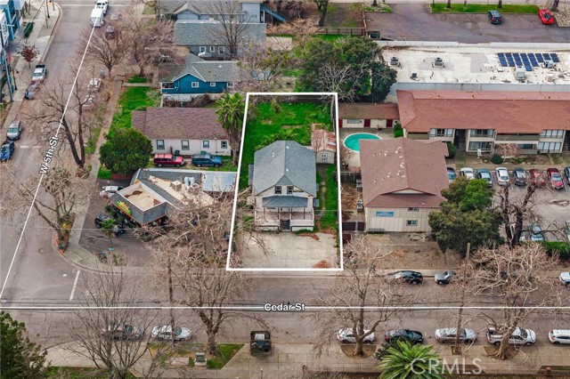 Detail Gallery Image 3 of 37 For 432 Cedar St, Chico,  CA 95928 - 6 Beds | 2/1 Baths