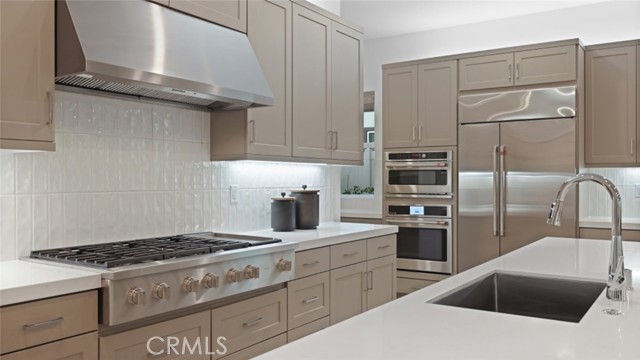 Detail Gallery Image 3 of 27 For 29412 via Azul, Valencia,  CA 91354 - 2 Beds | 2/1 Baths