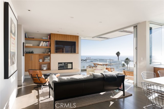 3208 Ocean Drive, Manhattan Beach, California 90266, 3 Bedrooms Bedrooms, ,3 BathroomsBathrooms,Residential,Sold,Ocean,SB24177536