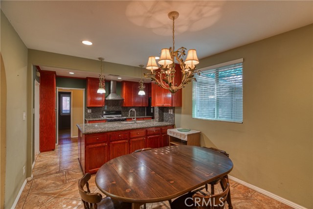 Detail Gallery Image 9 of 40 For 10049 Langdon, –,  CA 91345 - 3 Beds | 3 Baths
