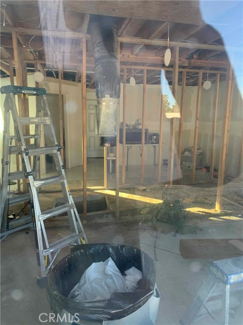 Detail Gallery Image 4 of 6 For 40046 Becky, Palmdale,  CA 93551 - 4 Beds | 3 Baths