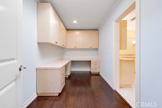 17232 Quesan Place, Encino CA: https://media.crmls.org/medias/17fd4de2-d14f-471e-83a8-7f8a061e14bb.jpg