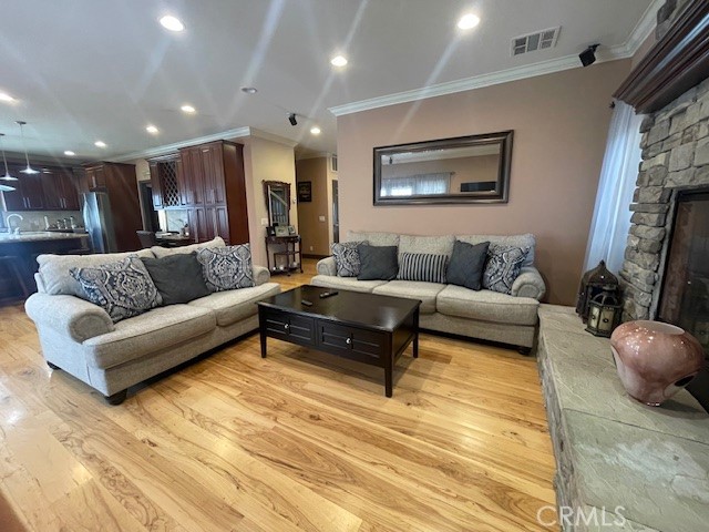 Detail Gallery Image 13 of 41 For 10066 Golden Oaks, Tujunga,  CA 91042 - 4 Beds | 3/1 Baths