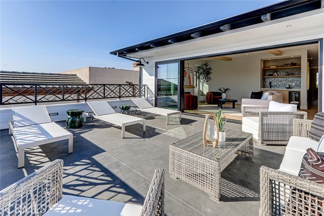 Detail Gallery Image 51 of 74 For 1205 9th St, Hermosa Beach,  CA 90254 - 6 Beds | 6/3 Baths