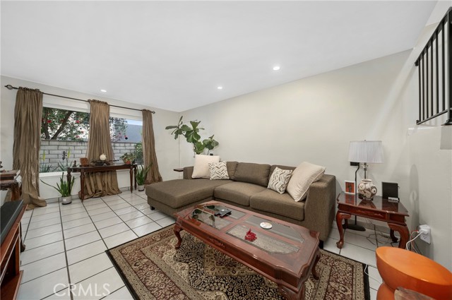 Detail Gallery Image 4 of 29 For 1318 E Fairgrove Ave, West Covina,  CA 91792 - 3 Beds | 2 Baths