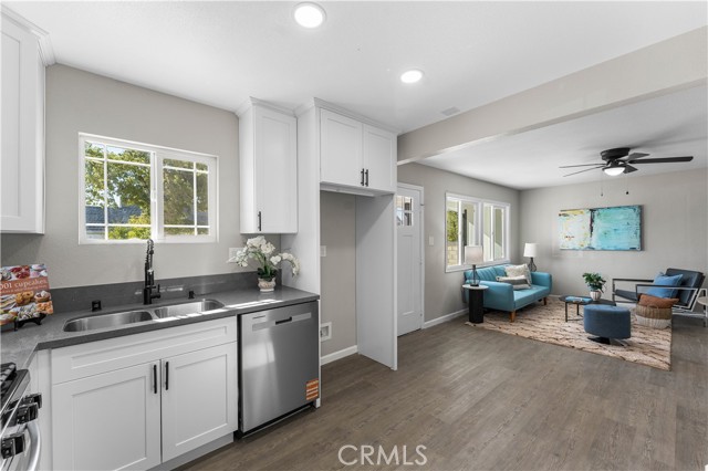 44008 Hoban Avenue, Lancaster CA: https://media.crmls.org/medias/17ffdb23-2546-4de0-b86e-1467d63c43a7.jpg