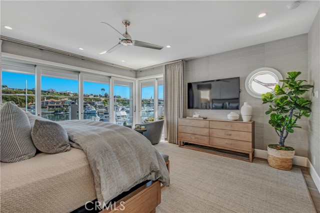 Detail Gallery Image 28 of 55 For 317 E Bay Front, Newport Beach,  CA 92662 - 3 Beds | 3/1 Baths