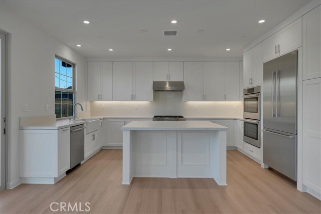 228 Birdseye, Irvine CA: https://media.crmls.org/medias/18011d58-206f-4059-97c0-351507b31a27.jpg