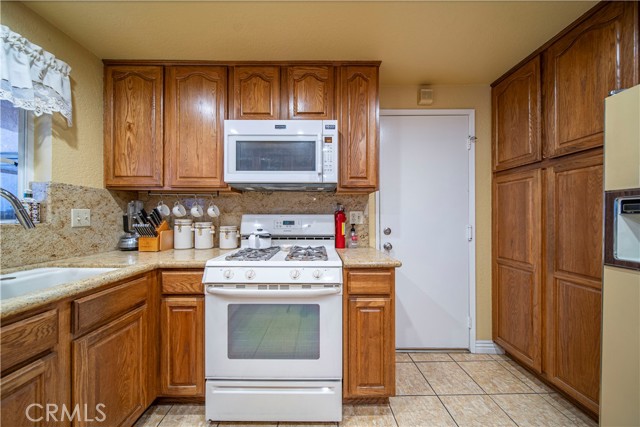 Detail Gallery Image 6 of 39 For 17406 Sandlake Ave, Carson,  CA 90746 - 3 Beds | 2/1 Baths