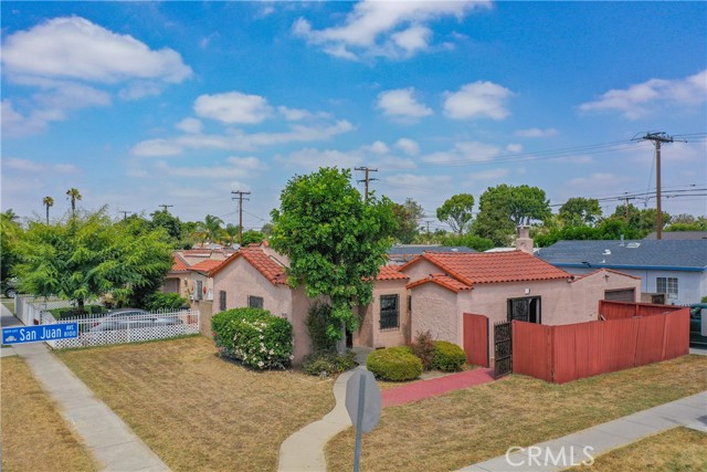 3825 Liberty Boulevard, South Gate CA: https://media.crmls.org/medias/18015e69-f9bd-4f86-9613-386e9d10c315.jpg