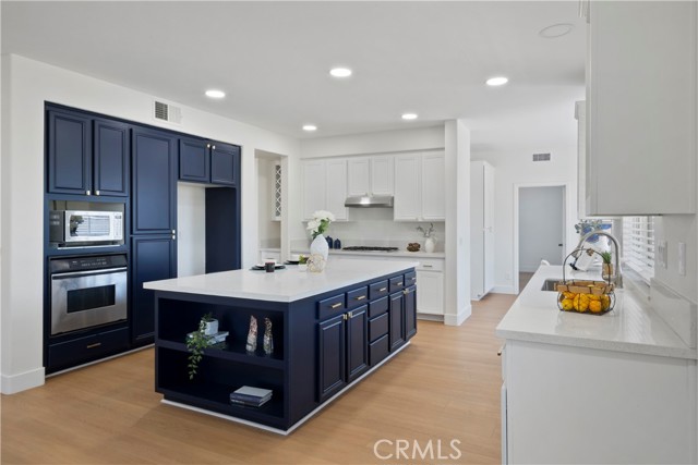 32035 Old Country Court, Winchester CA: https://media.crmls.org/medias/1801cb82-6cc7-42da-8d8c-9e2fb8ce4aa1.jpg