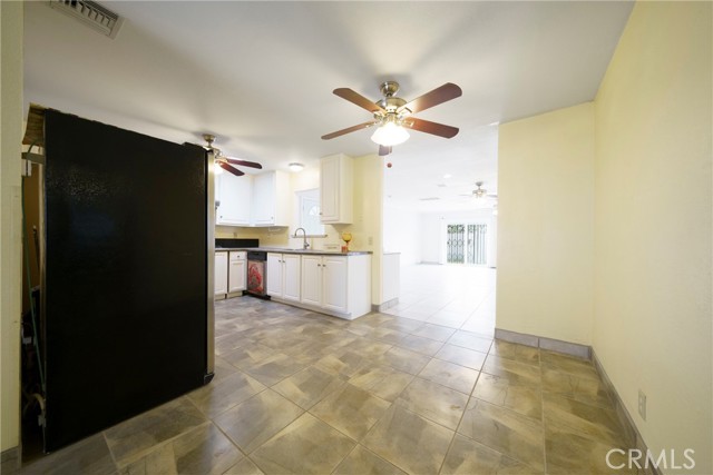 Detail Gallery Image 21 of 58 For 11020 Viento Pl, Apple Valley,  CA 92308 - 5 Beds | 3 Baths