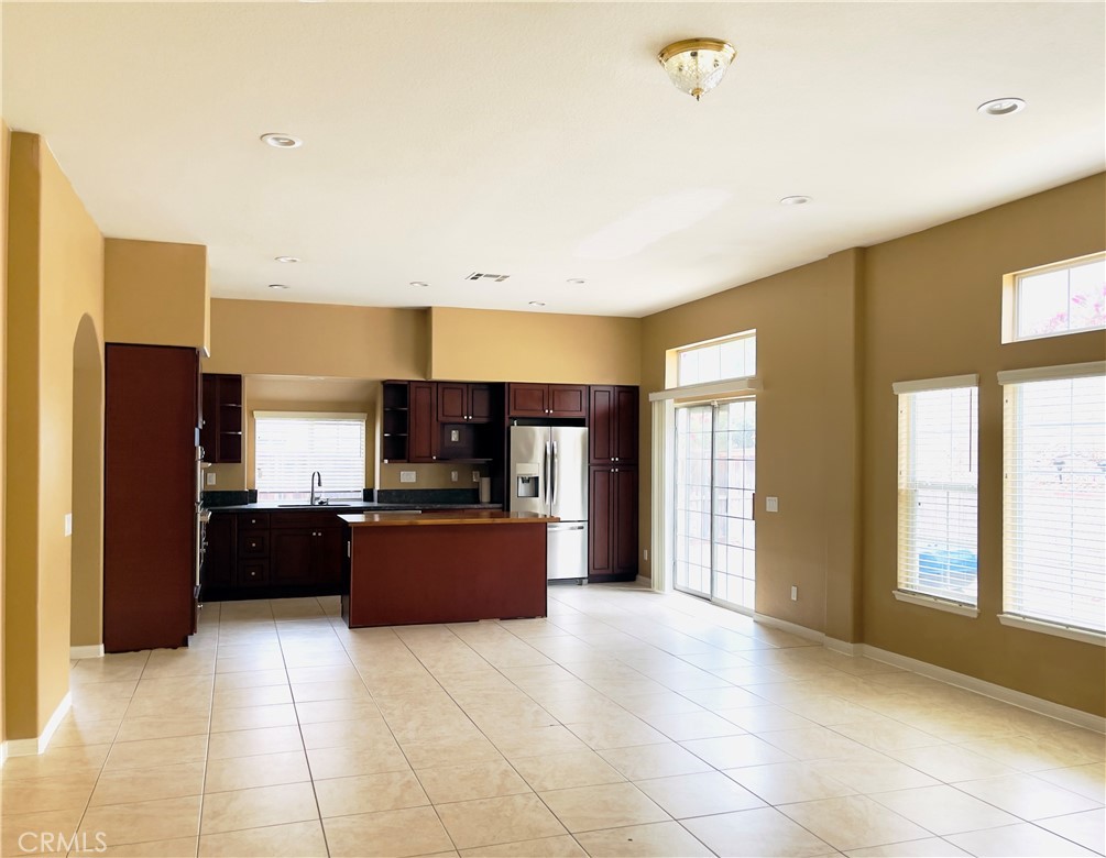 MLS #OC25252647 image #2