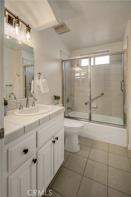Detail Gallery Image 17 of 20 For 2401 Vanderbilt Ln #B,  Redondo Beach,  CA 90278 - 3 Beds | 2/1 Baths
