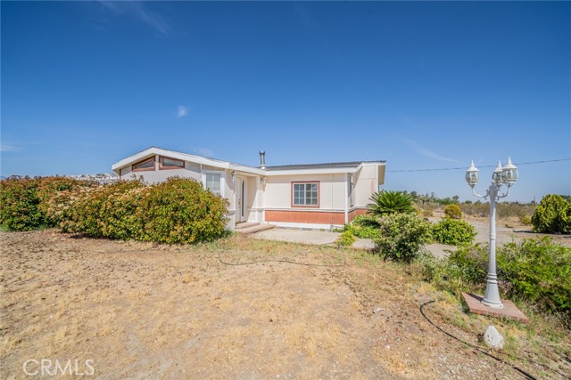 Detail Gallery Image 4 of 42 For 12782 Riggins Rd, Phelan,  CA 92371 - 3 Beds | 2 Baths