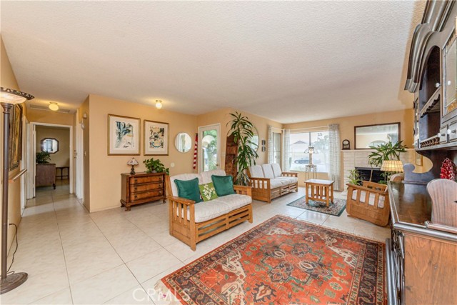 Detail Gallery Image 8 of 54 For 1511 W Hill Ave, Fullerton,  CA 92833 - 3 Beds | 3 Baths
