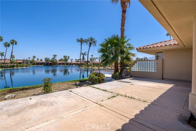 Detail Gallery Image 3 of 12 For 189 Desert Lakes Dr, Rancho Mirage,  CA 92270 - 2 Beds | 2 Baths