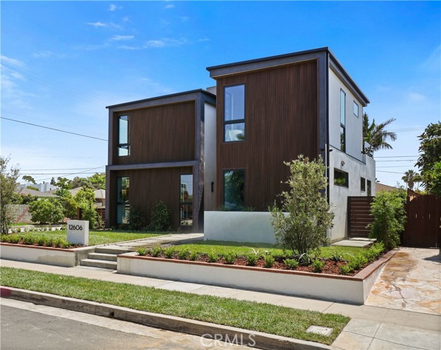 12606 Admiral Ave, Los Angeles, CA 90066
