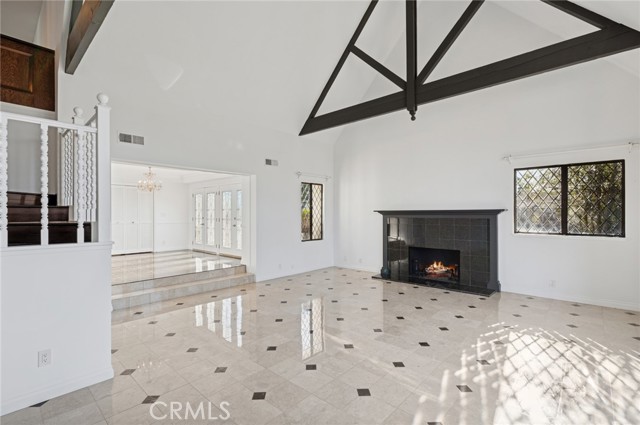 1300 Antigua Way, Newport Beach CA: https://media.crmls.org/medias/1804e7d0-7cc7-4f84-a7d3-579320890578.jpg