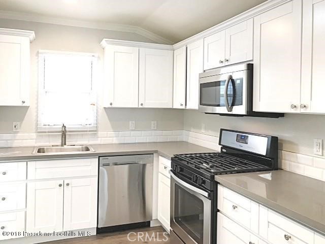 Detail Gallery Image 4 of 9 For 716 Fischer, Glendale,  CA 91205 - – Beds | – Baths