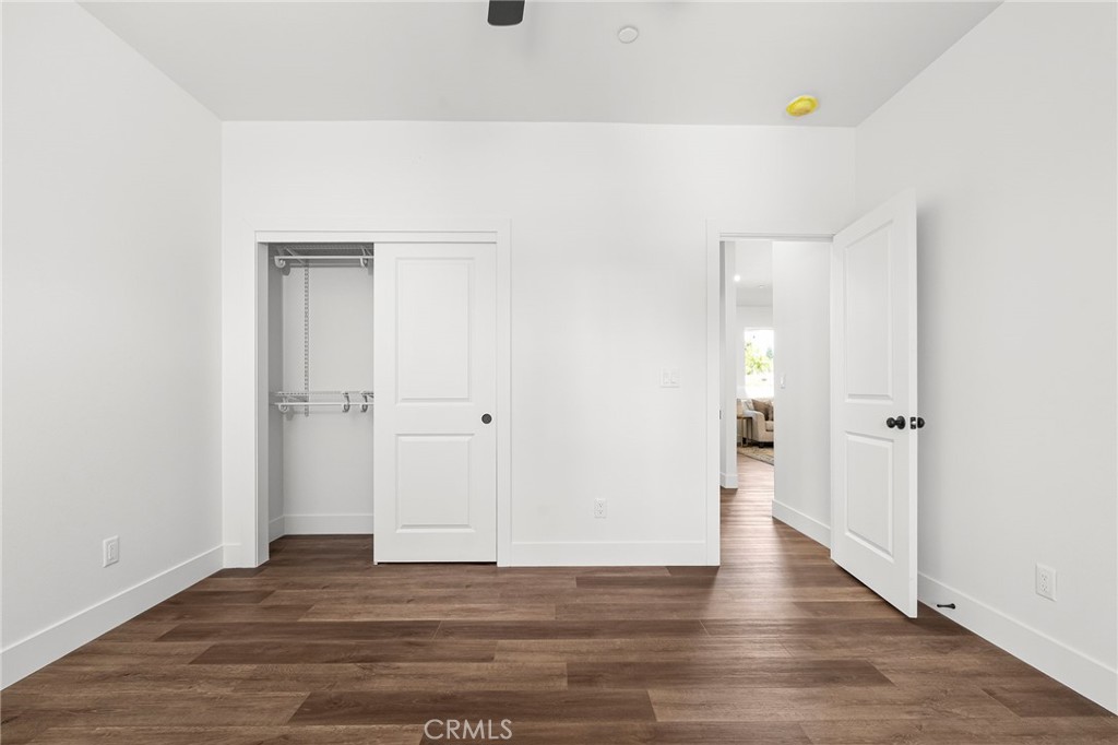 https://media.crmls.org/medias/180717c5-a330-44fe-8e9f-bed2a3a46a6e.jpg?preset=X-Large