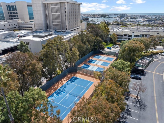 Detail Gallery Image 12 of 16 For 260 Cagney Lane #114,  Newport Beach,  CA 92663 - 2 Beds | 1 Baths