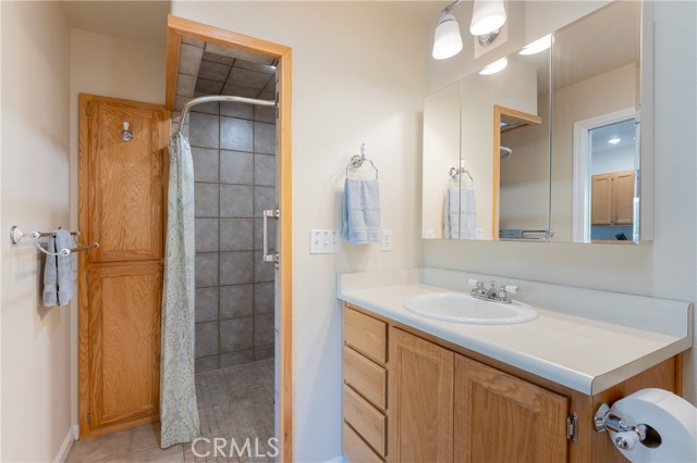 2260 Lakeshore Blvd, Upper Lake CA: https://media.crmls.org/medias/1808168d-ca8b-49d5-a9fd-873118b25d51.jpg