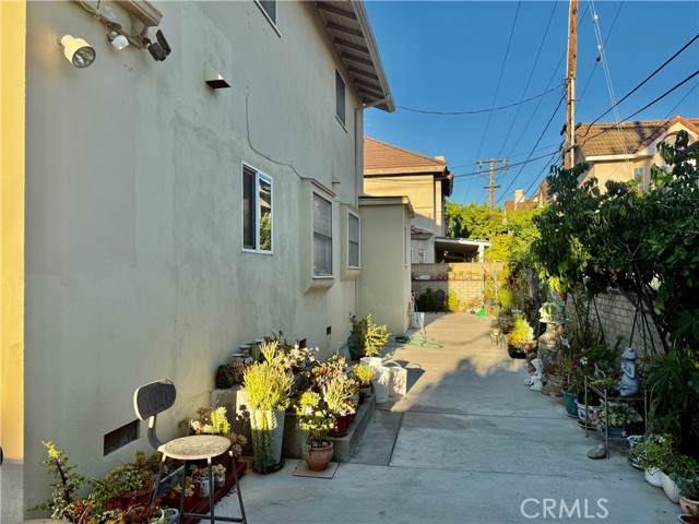 1150 Okoboji Drive, Arcadia CA: https://media.crmls.org/medias/180893bf-4f69-4fd7-930e-fcfcf033e86d.jpg