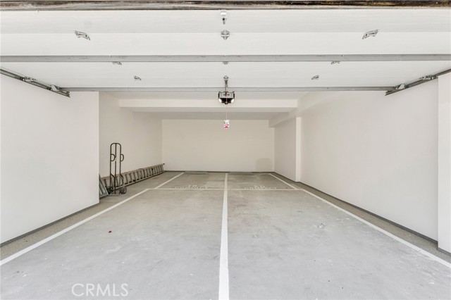 848 N. Hayworth, West Hollywood CA: https://media.crmls.org/medias/1808950b-fe64-4ace-9ee7-6919c0ecaf33.jpg
