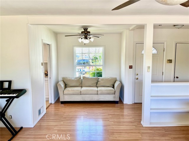 Detail Gallery Image 4 of 17 For 418 Saint Augustine Avenue, Claremont,  CA 91711 - 3 Beds | 1/1 Baths