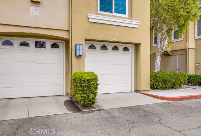 253 Gallery Way, Tustin CA: https://media.crmls.org/medias/180a0d36-b08a-4089-a022-d0cc389f40c5.jpg